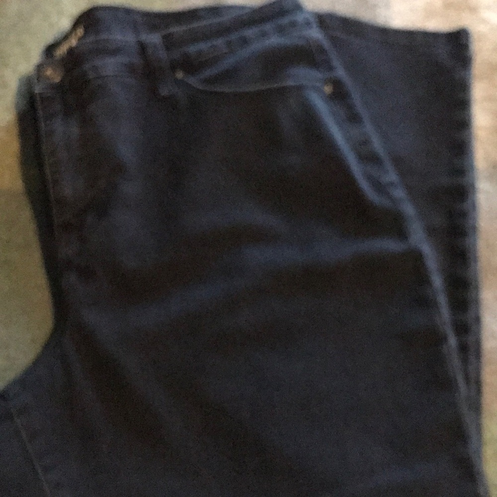Style & Co Curvy Skinny Leg Jeans - Picture 3 of 7